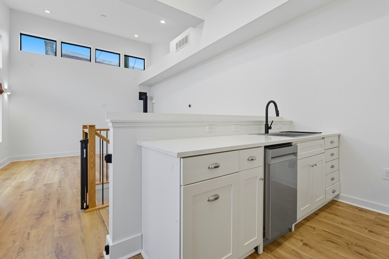 Building Photo - 3531 Claremont St