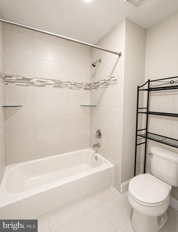 Building Photo - 903B Spring Mill Ave