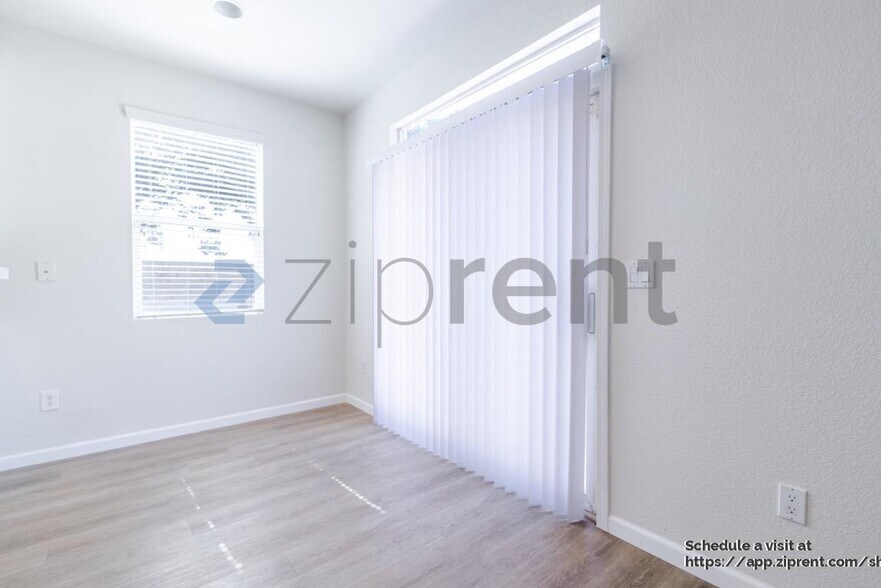 Building Photo - 3301 Myna Way