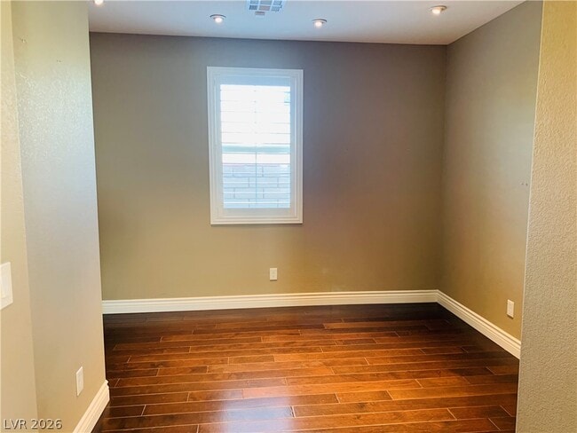 Building Photo - 422 Port Reggio St