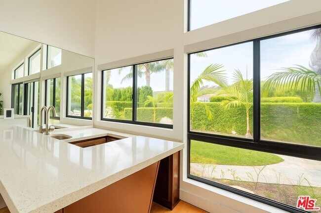 Building Photo - 6401 Via Baron