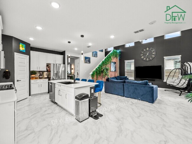 Building Photo - Spacious 4-Bedroom Home with 2-Car Garage & Resort-Style Community Amenities