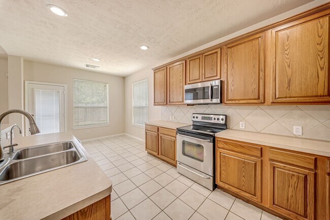 Building Photo - 18106 Linden Forest Ln
