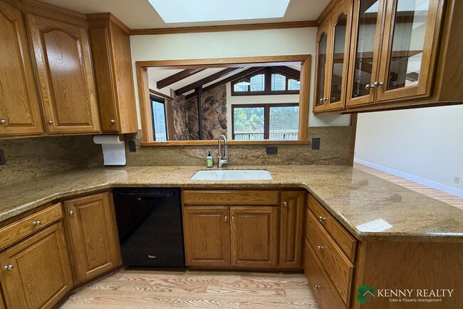 Building Photo - Beautifully Remodeled 4-Bedroom Home with Bonus Family Room & Large Private Yard in South San Fra...