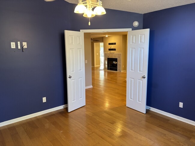 Building Photo - 480 Spring Lake Dr