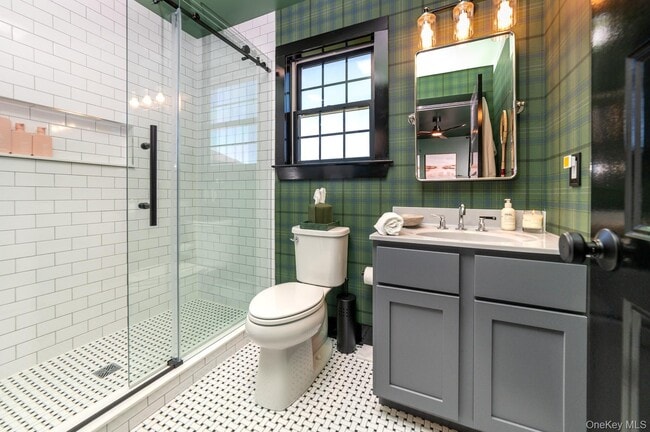 Building Photo - 70 Arshamomaque Ave