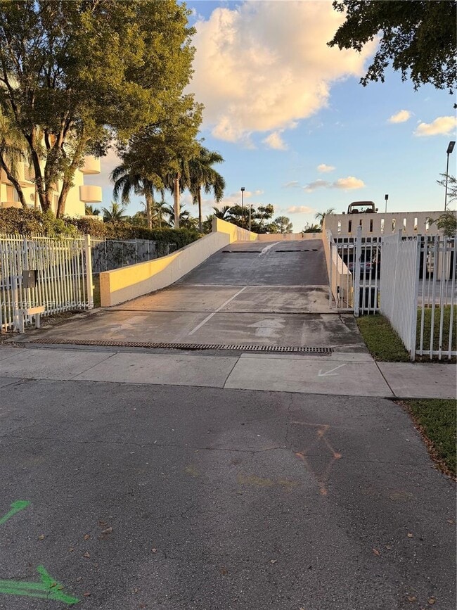 Building Photo - 2350 NE 135th St