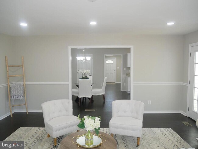 Building Photo - 35600 Sassafras Dr