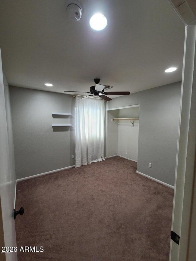 Building Photo - 2324 E Browning Pl