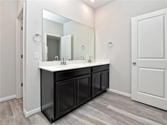 Building Photo - 517 Gabrielle Anne Dr