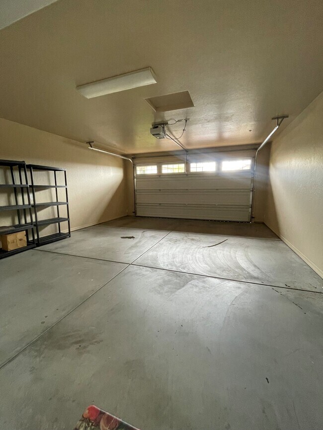 Building Photo - 1611 Cloudstone Dr