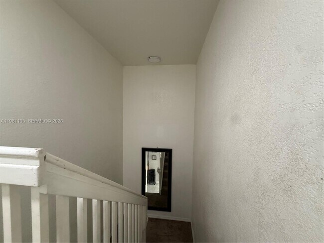 Building Photo - 2032 NE 167th St