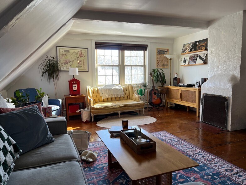 Building Photo - 20 Horton St