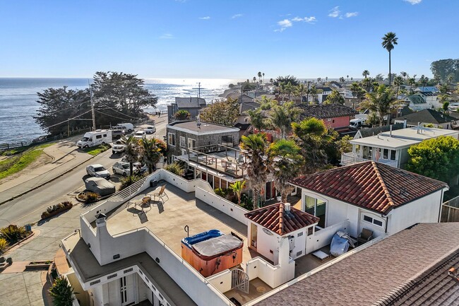 Building Photo - Stunning Home | Coastal Living | Ocean Views