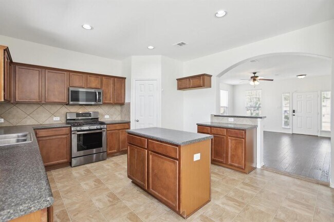 Building Photo - 307 Grutsch Dr