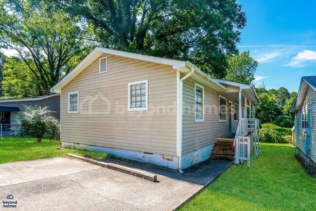 Primary Photo - Charming 4-Bedroom, 2-Bath Home in Adamsvi...