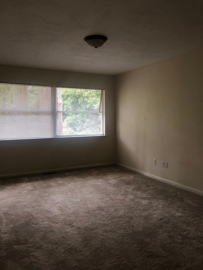 Building Photo - 1510 Raa Ave