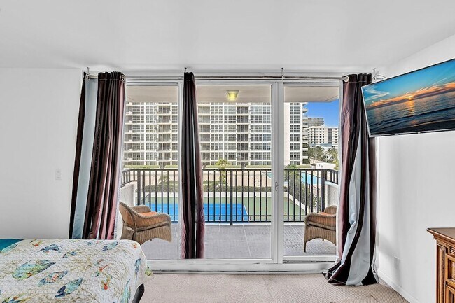 Building Photo - 525 N Ocean Blvd