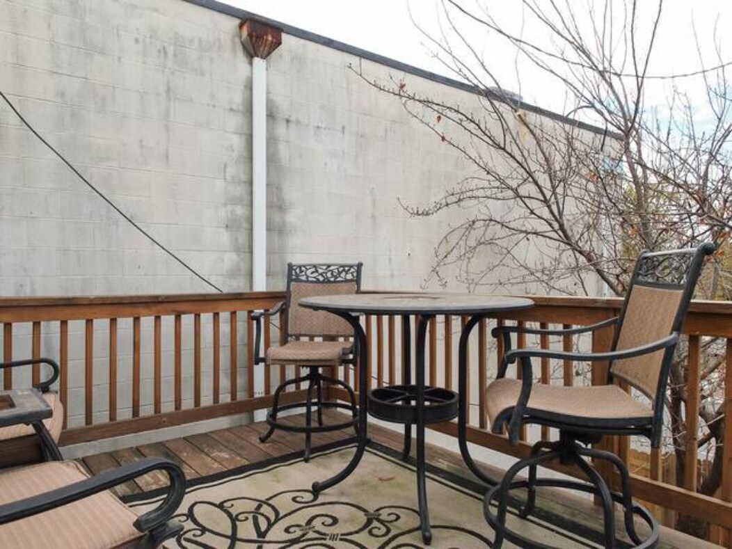 Building Photo - 3732 Falls Rd