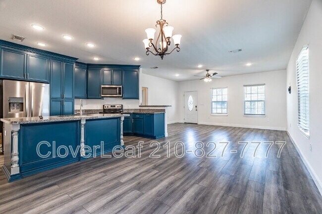 Building Photo - 5707 Midcrown Dr