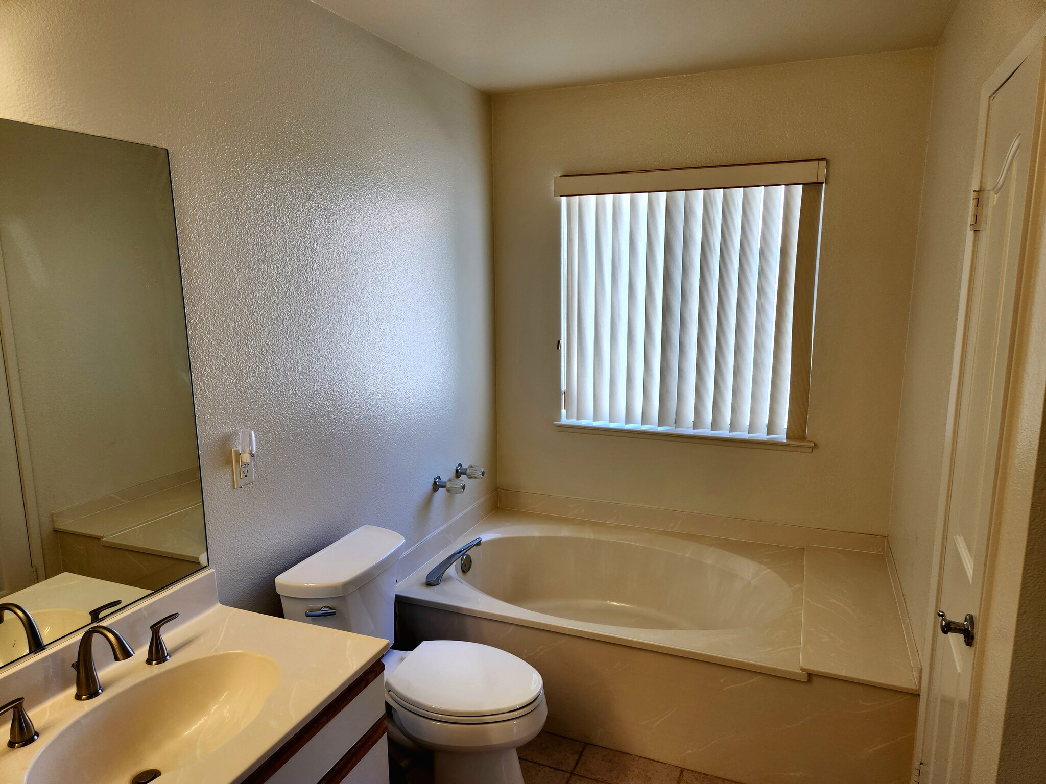 Building Photo - 39850 Regency Way