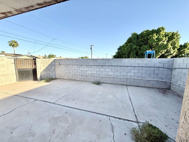 Building Photo - 101 W 27th Pl