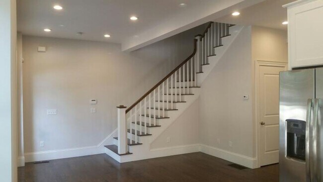 Building Photo - No Brokers Fee, Newton Center Area. 3 Level of Living Space/ central AC, In-Unit Laundry. Parking...