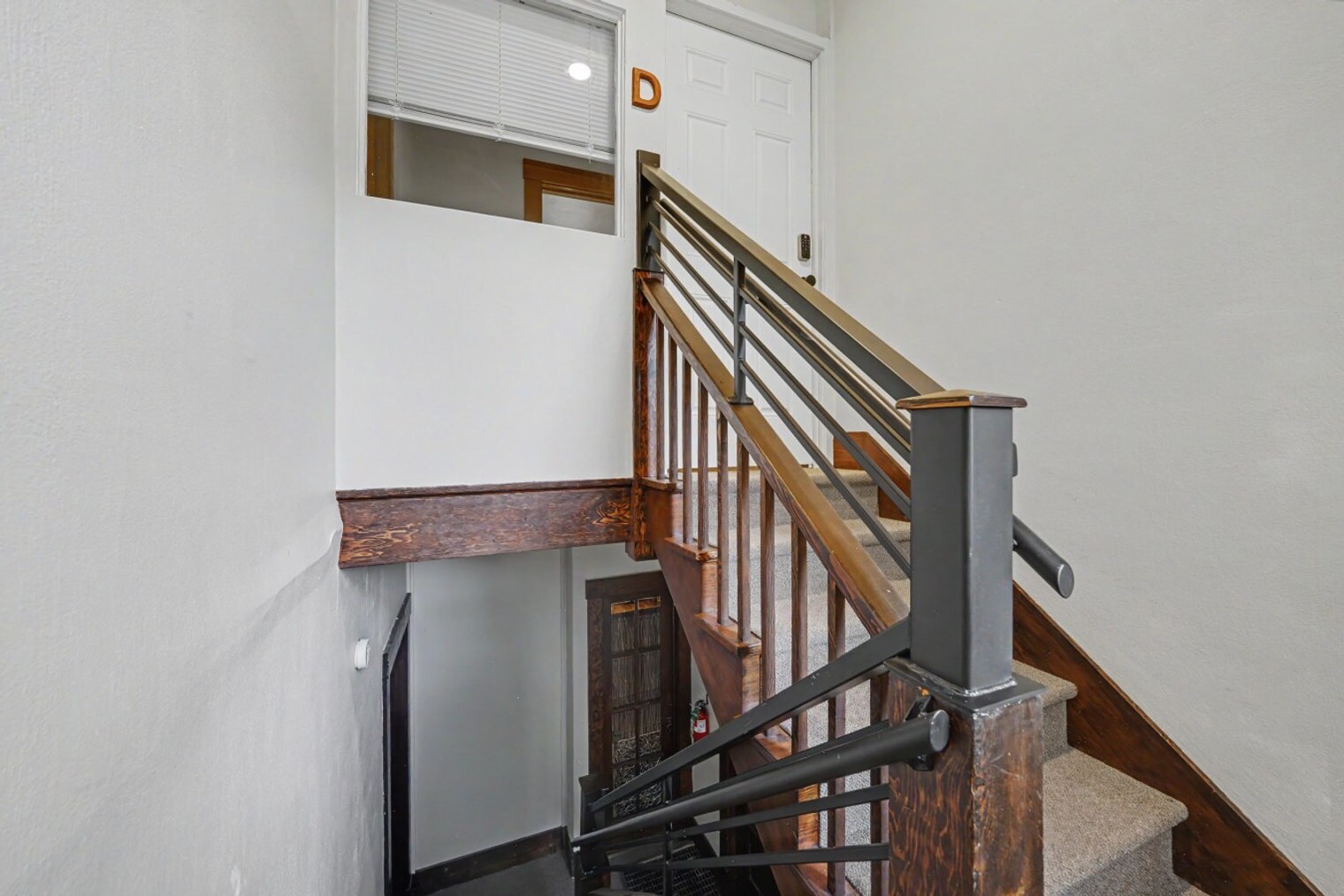Building Photo - 516 W Olive St