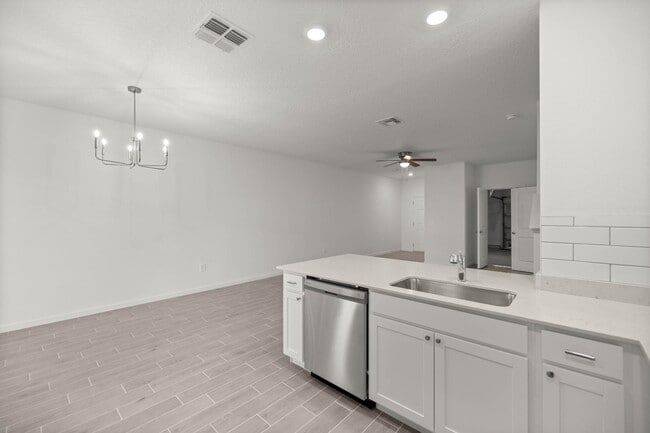 Building Photo - 3632 SE 37th Ct