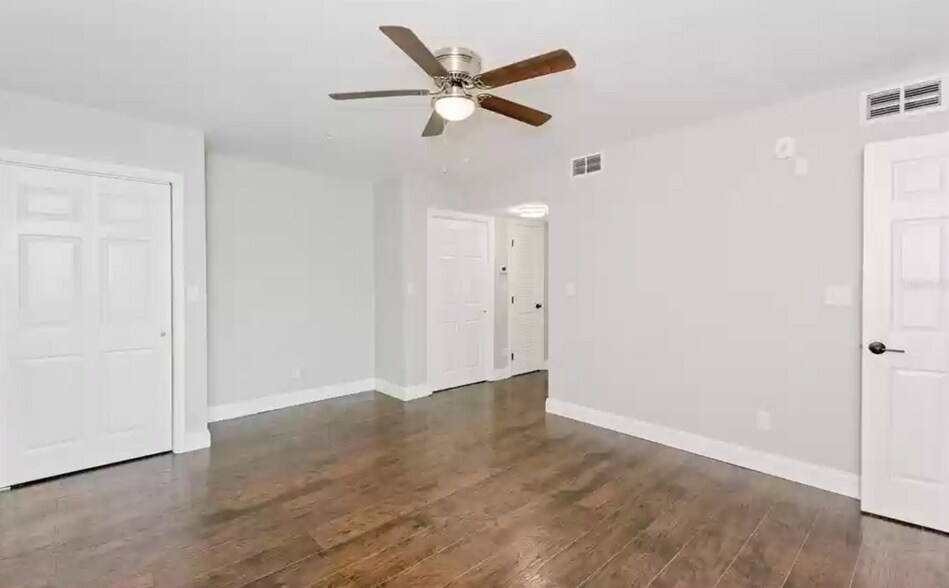 Bedroom 2 - 813 Pinewood Ct