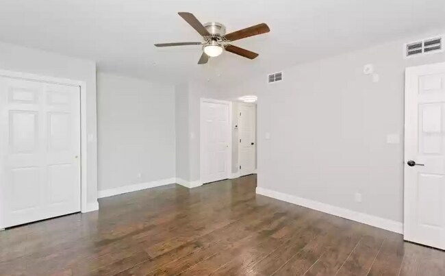 Bedroom 2 - 813 Pinewood Ct