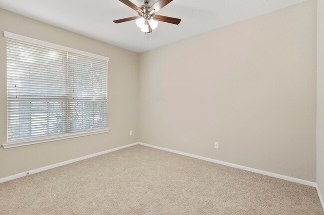 Building Photo - 314 Trillium Dr