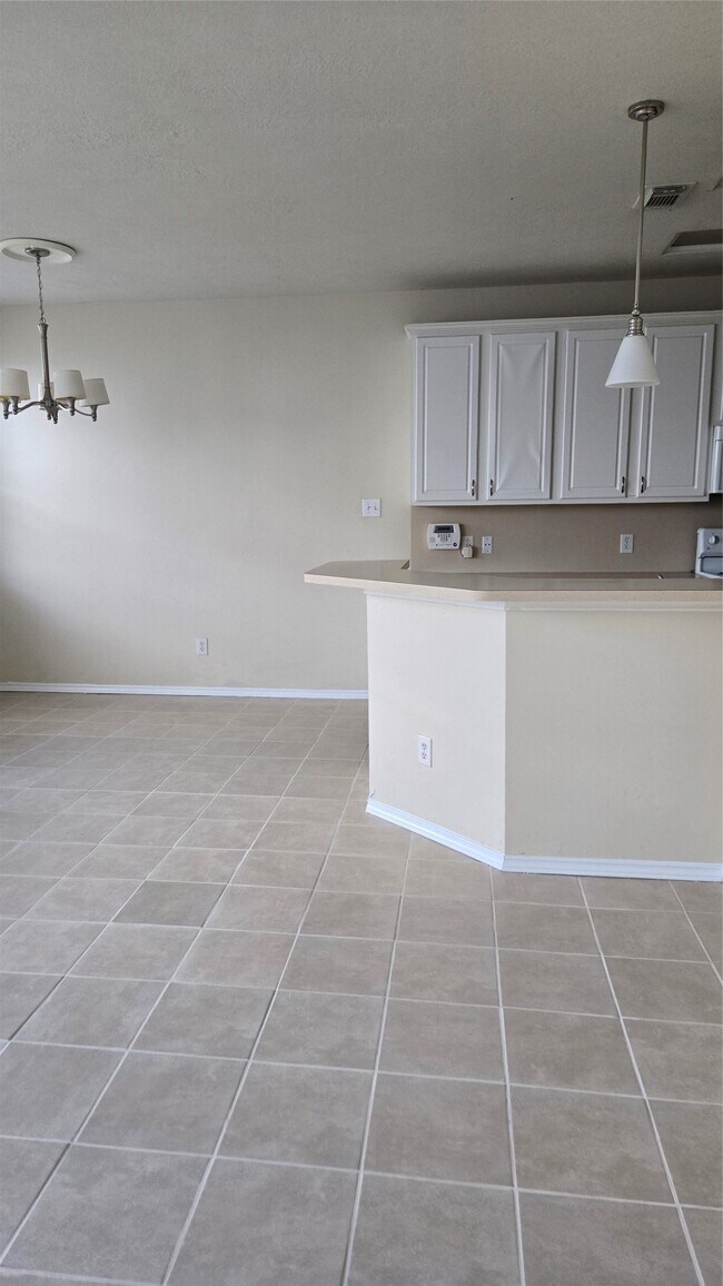 Building Photo - 12415 Narcissus View Trail