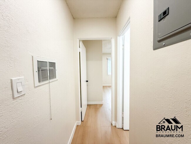 Building Photo - 4636 Laurel Canyon Blvd