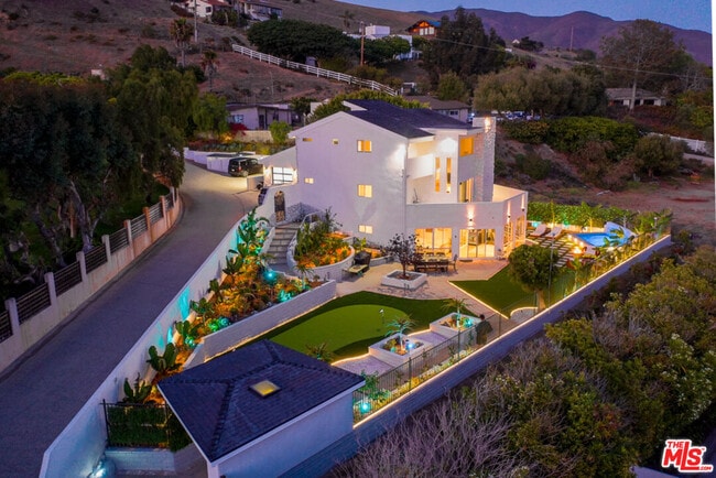 Building Photo - 31271 Bailard Rd