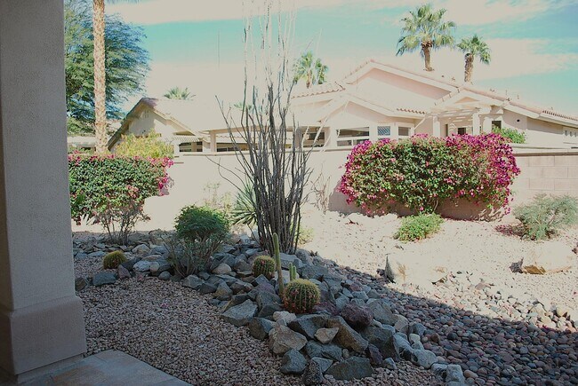 Building Photo - 78900 Champagne Ln