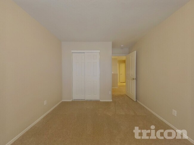 Building Photo - 2098 E Haflinger Way