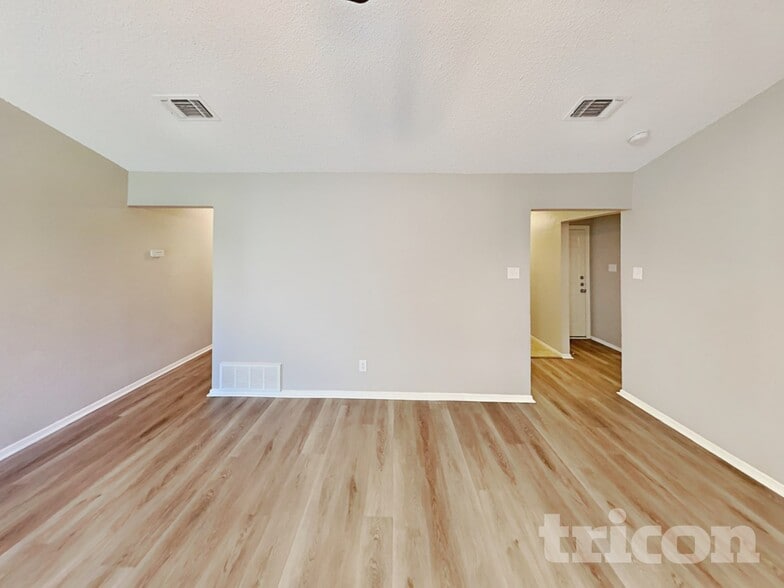 Building Photo - 3029 Meadowmoor St