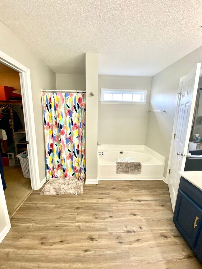 Building Photo - Beautiful 4 Bedroom Richlands Home for Rent