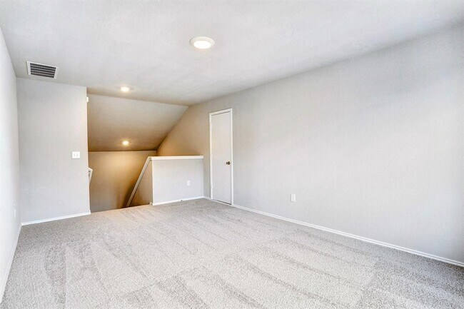 Building Photo - 5905 Brocade Dr