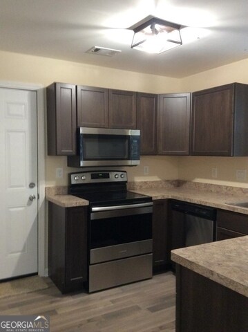 Building Photo - 5987 Sherwood Trace