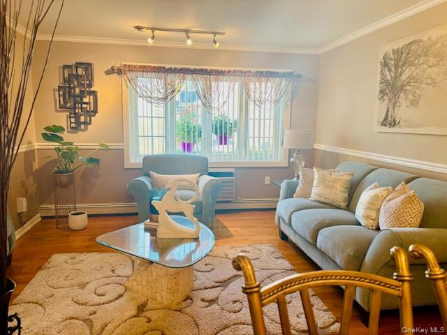 Building Photo - 177-68 Meadow Dr