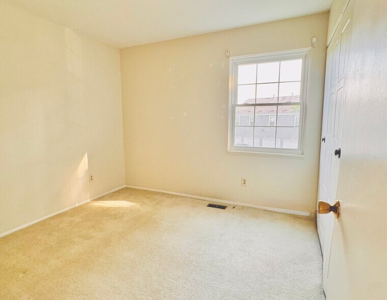 Building Photo - 23519 N Rockledge