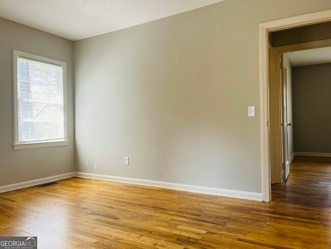 Building Photo - 32 N Cove Dr