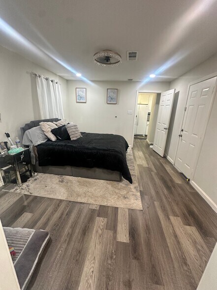 Building Photo - 3444 Kellogg Ave