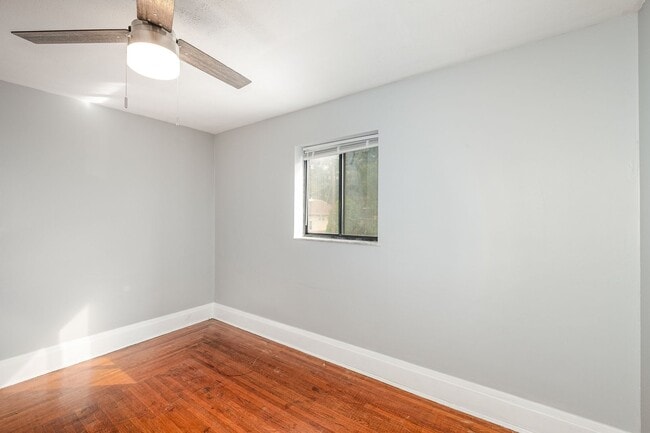 Building Photo - 2128 Crane Ave