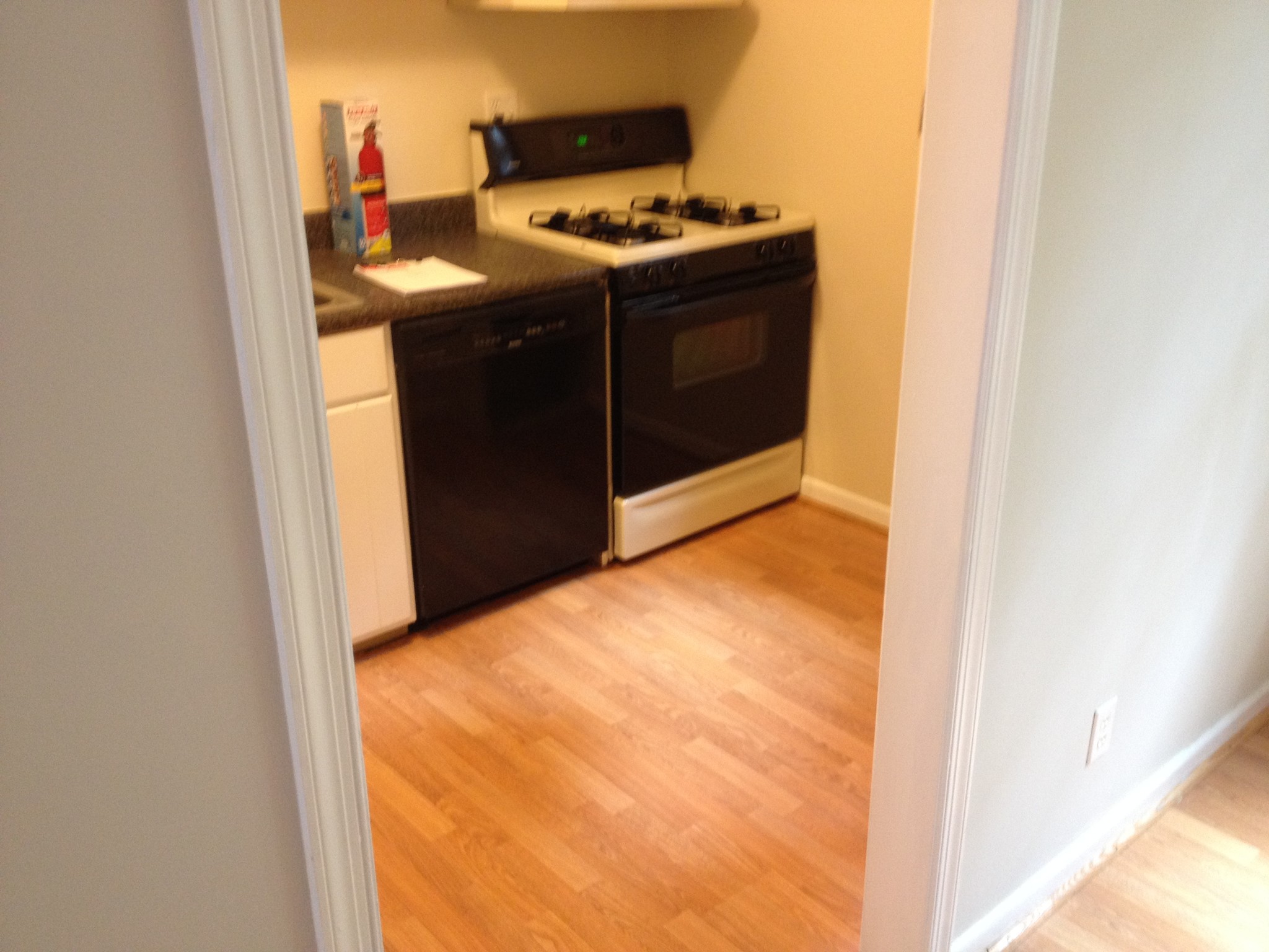 Kitchen - 2527 Hydraulic Rd