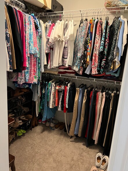 Building Photo - Room in Townhome on Derby Ct