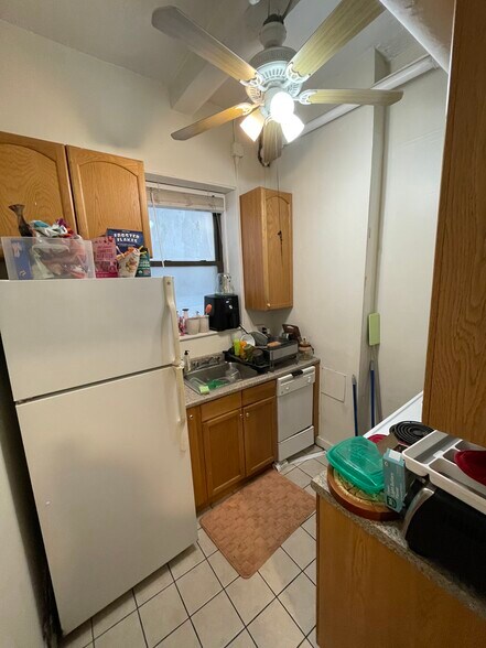 Building Photo - 62 Charles St