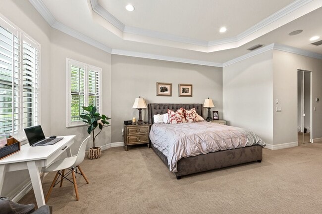 Building Photo - Furnished 3 Bedroom Luxurious Single Famil...